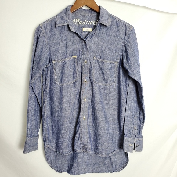 Madewell Tops - Madewell chambray denim button down top Madewell Tops - Madewell chambray denim button down top